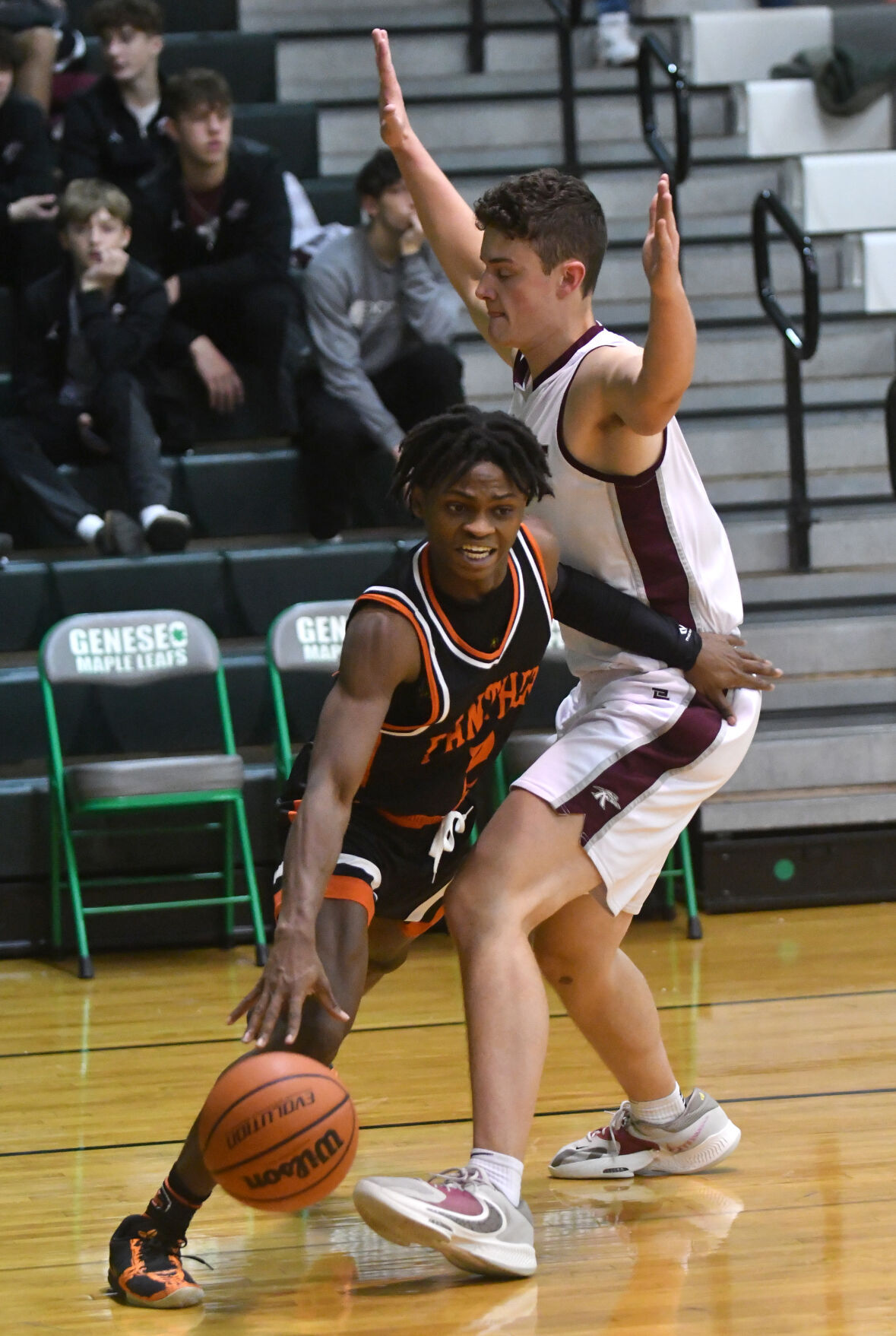 90-year-old Geneseo woman gets college degree 112622-qc-spt-ut-rockridge hoops-063
